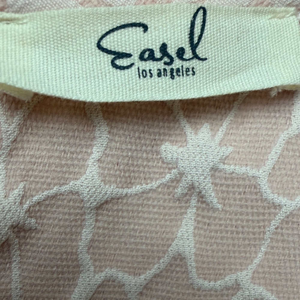 Pale Pink Textured Ruffled Sleeve Dress - Picture 15 of 16